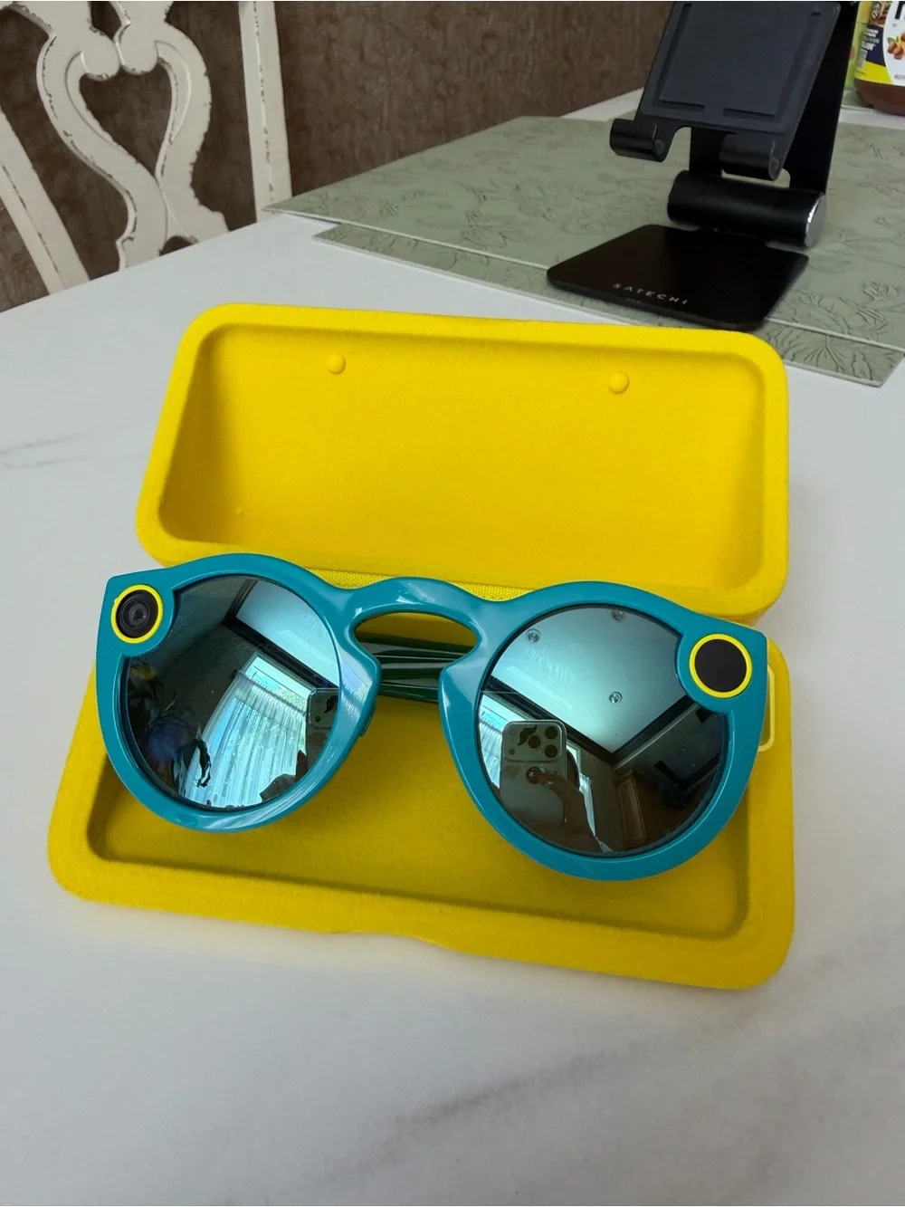 Snapchat Spectacles Camera Sunglasses – Blue – With Charging Case